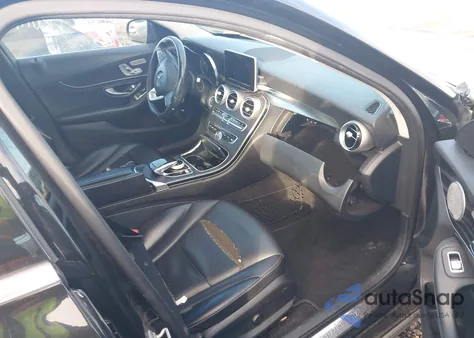 2015 Mercedes-Benz C 300 4Matic из США, поврежденный, VIN 55SWF4KB3FU080742